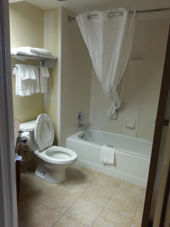 Quality Inn & Suites Сагино Номер фото