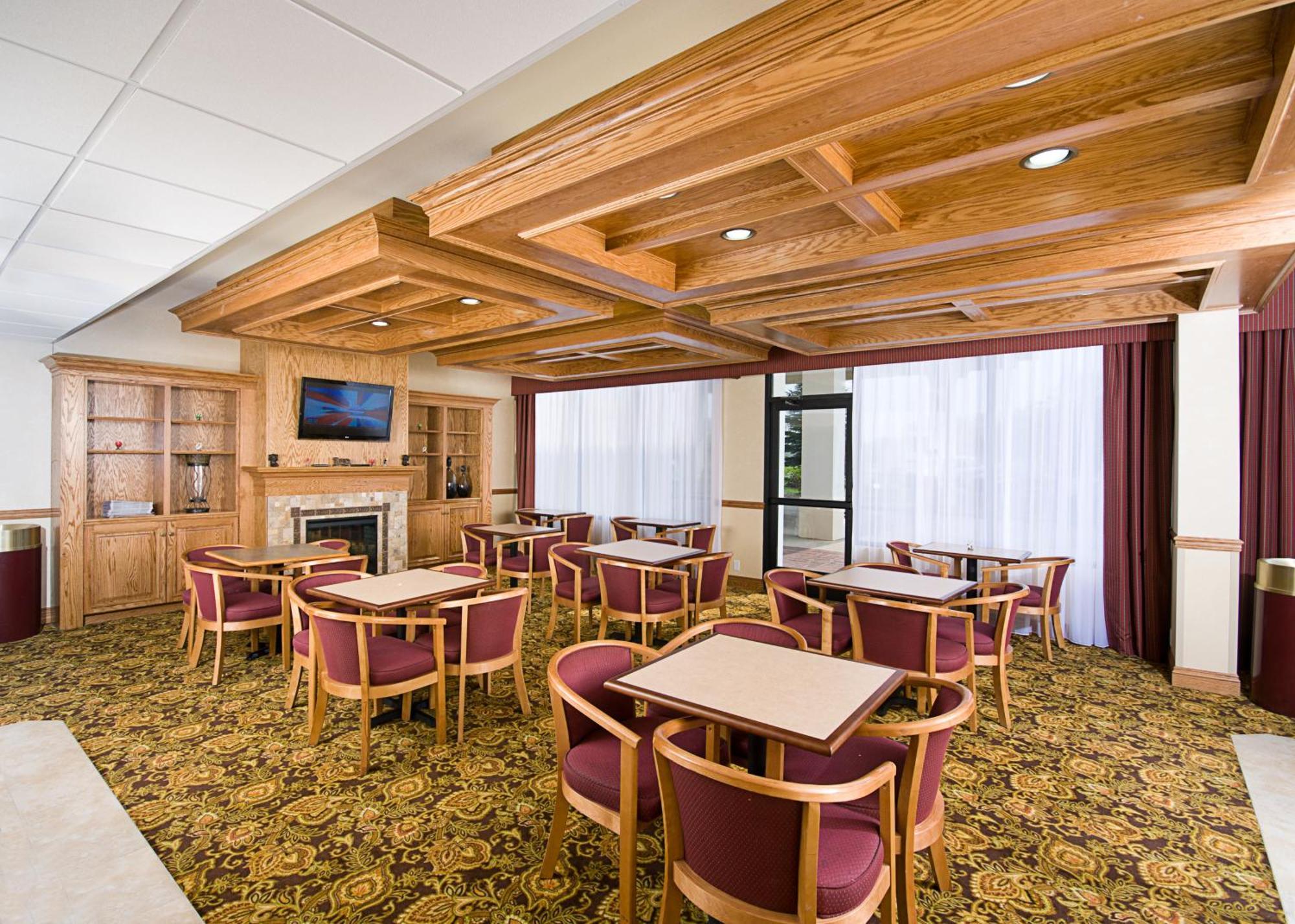 Quality Inn & Suites Сагино Ресторан фото