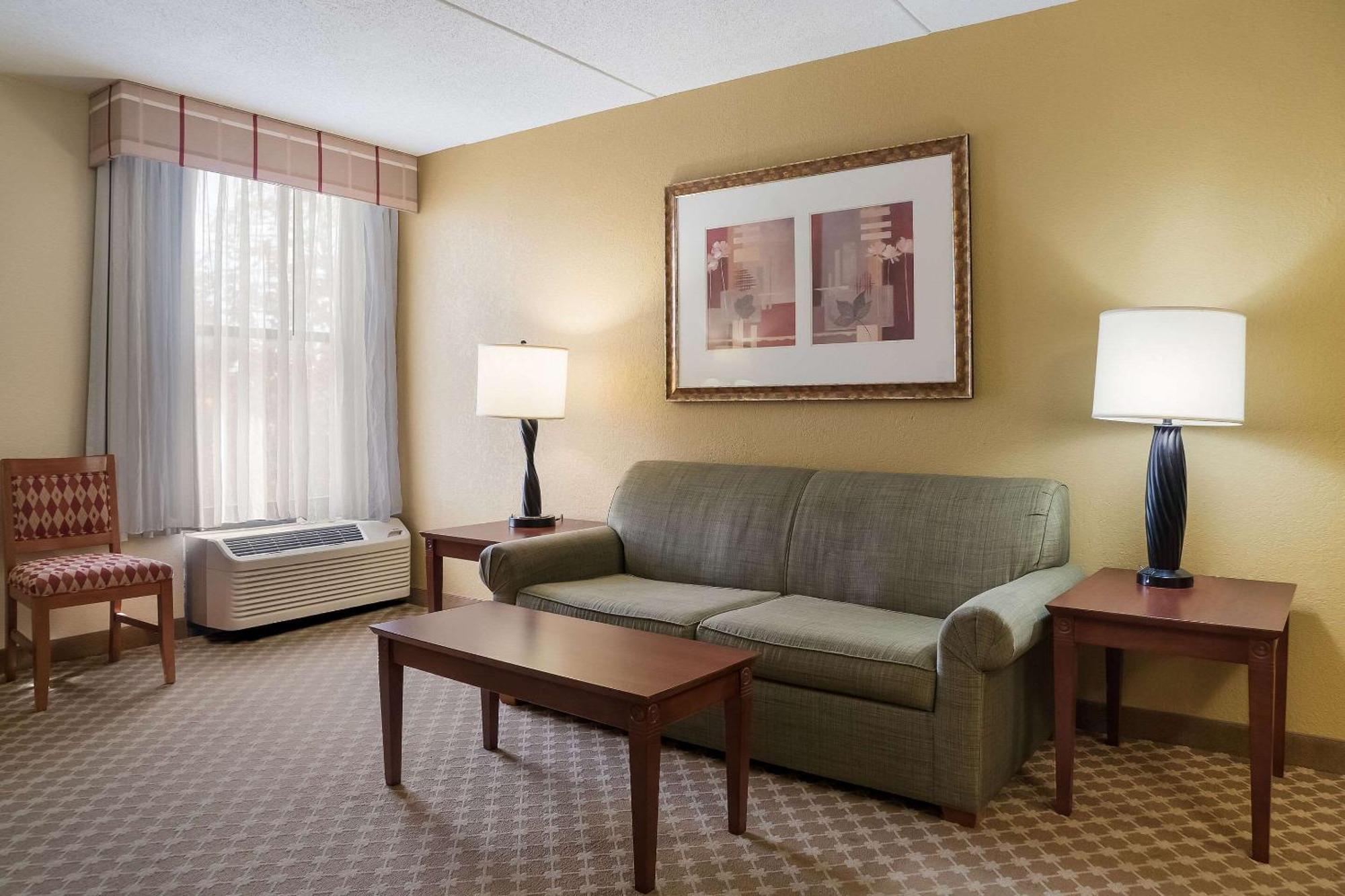 Quality Inn & Suites Сагино Экстерьер фото