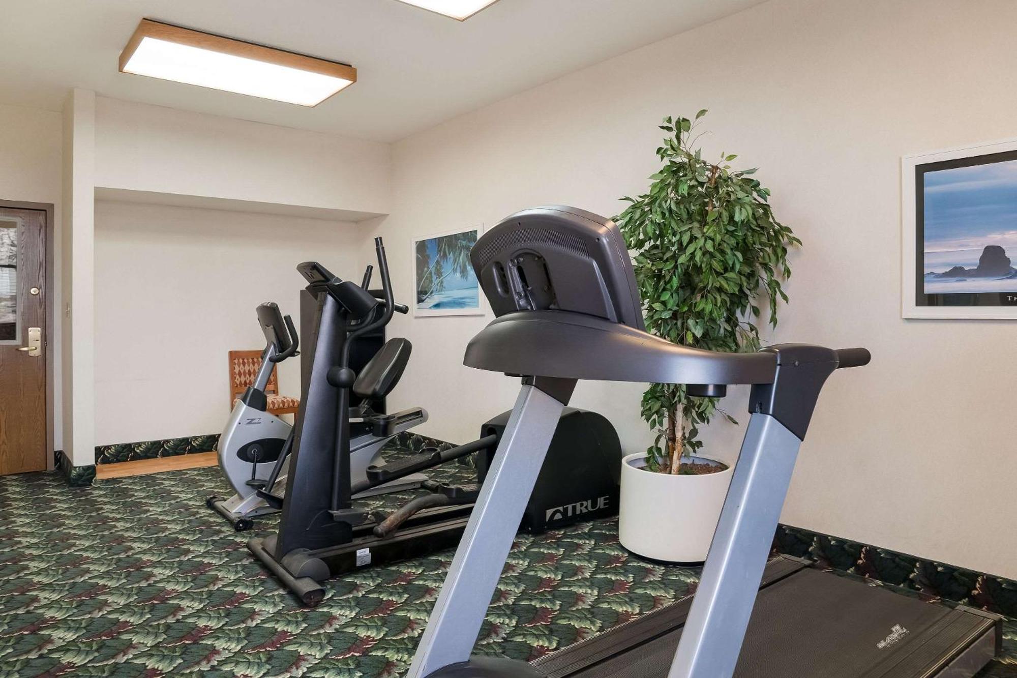 Quality Inn & Suites Сагино Экстерьер фото