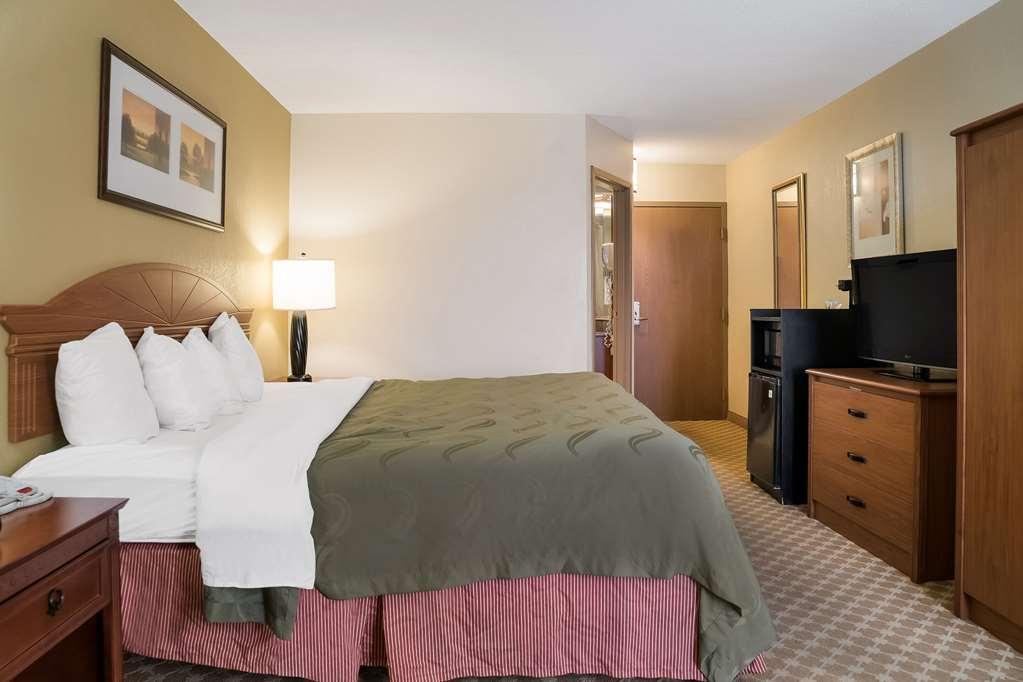 Quality Inn & Suites Сагино Номер фото