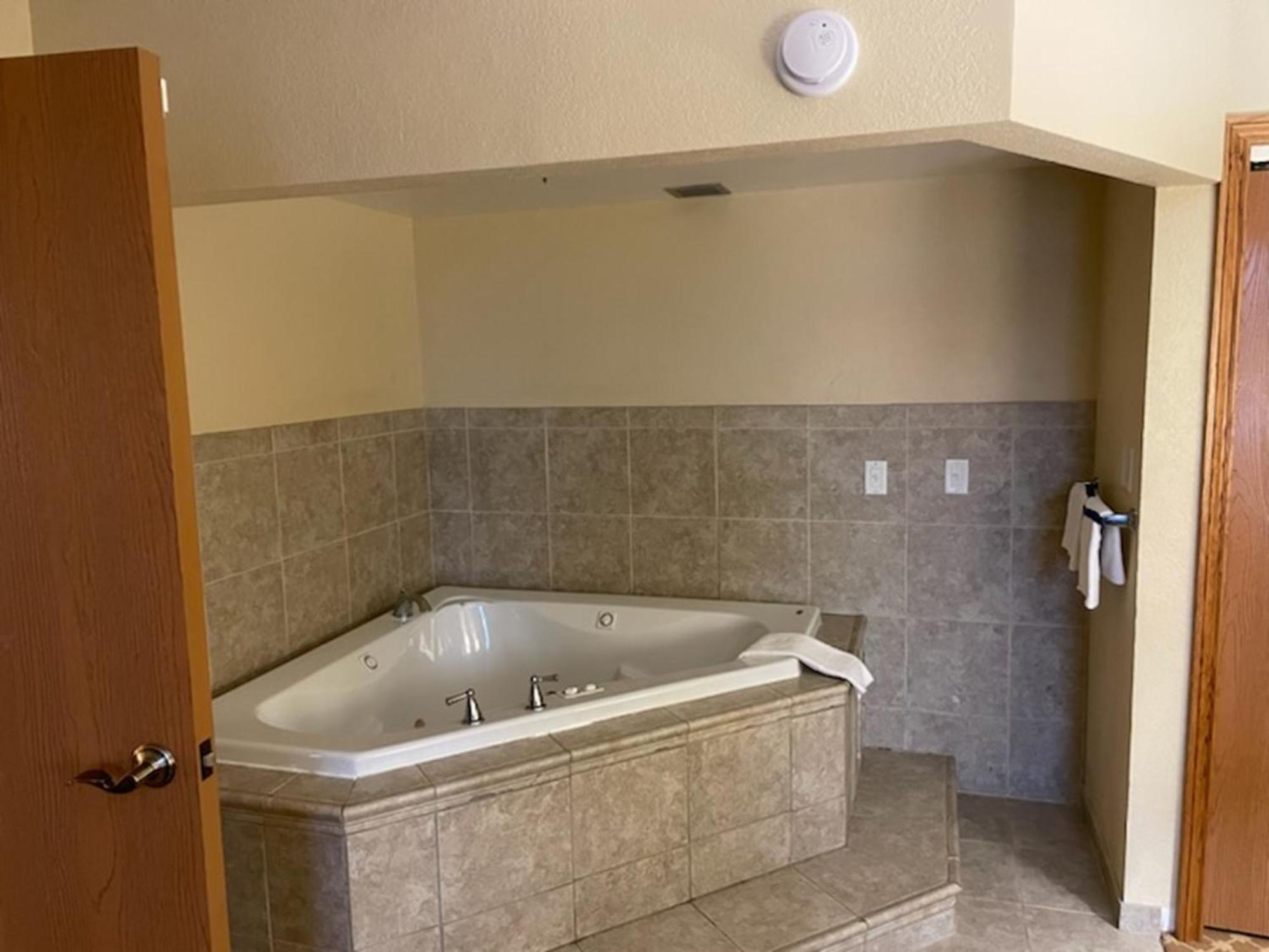 Quality Inn & Suites Сагино Экстерьер фото